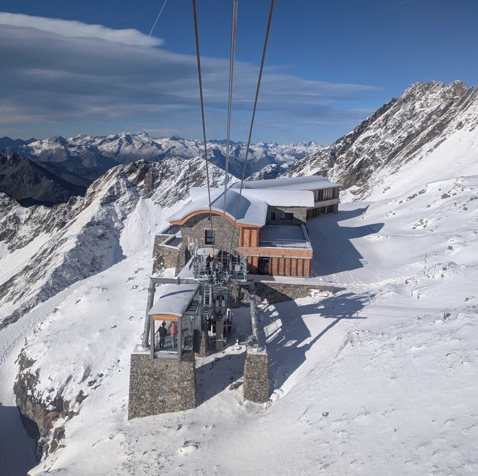 Llegada a la Hôtellerie des Laquets en el Pic du Midi